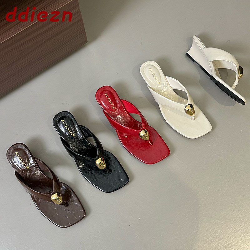 Street Fashion Female - Fashion Women Slippers Flip Flops Designer