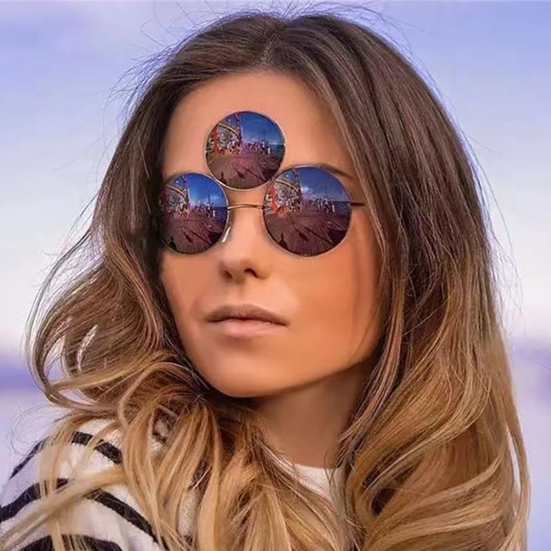 Retro Fashion Trend Three Eyed – Street Fashion Photography Bewertung und Preis