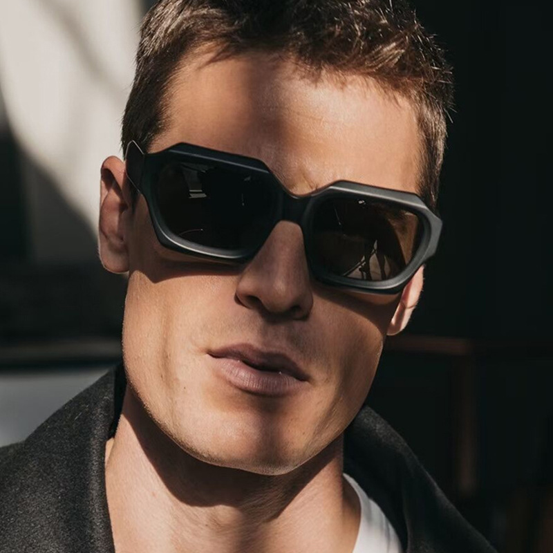 Simple Rough Frame Sunglasses  – Street Fashion Photographers Bewertung und Preis