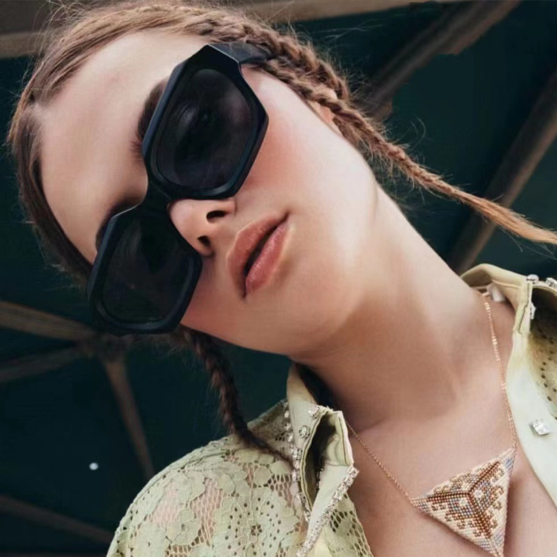 Simple Rough Frame Sunglasses  – Street Fashion Photographers Bewertung und Preis