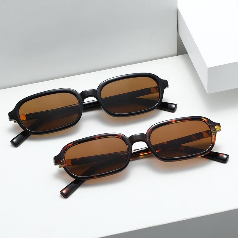 New Small Square Frame Sunglas – Street Fashion Photography Bewertung und Preis